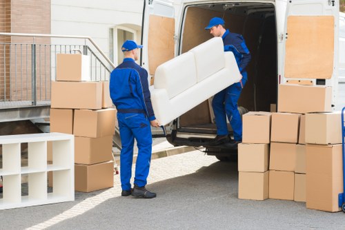 Local moving team planning access and parking in Bromley