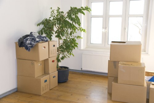 Local moving truck with loading support in Bromley