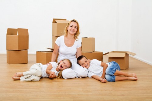 Local moving van suited to Bromley homes and flats